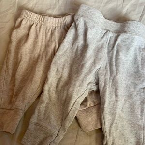 Gender neutral cotton leggings for baby